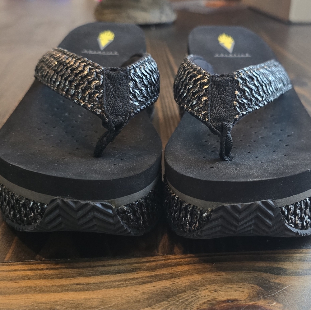 Volatile Women's Black Sandals - Picture 5 of 10